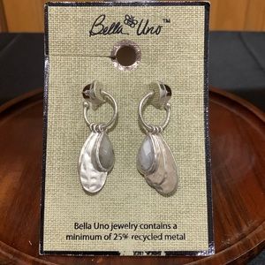 NWT Bella Uno silver tone gray stone earrings